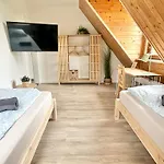 Haus In Ruhiger Umgebung Mit Garten アパート