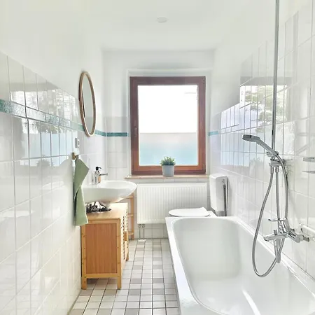 Apartamento Haus In Ruhiger Umgebung Mit Garten Rackwitz