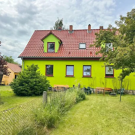 Haus In Ruhiger Umgebung Mit Garten アパート *